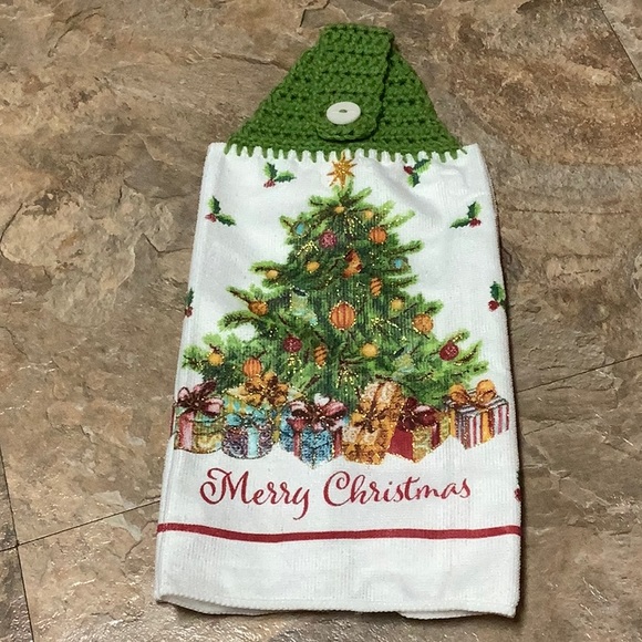 Microfiber sparkly christmas towel with green crocheted top